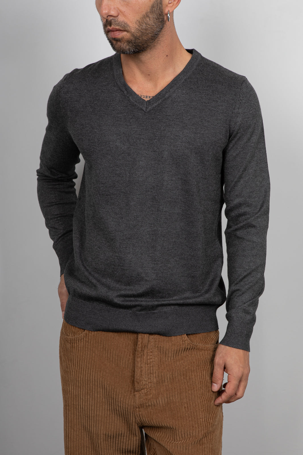 Maglione viscosa scollo a V LANDEK - GRIGIO L-357