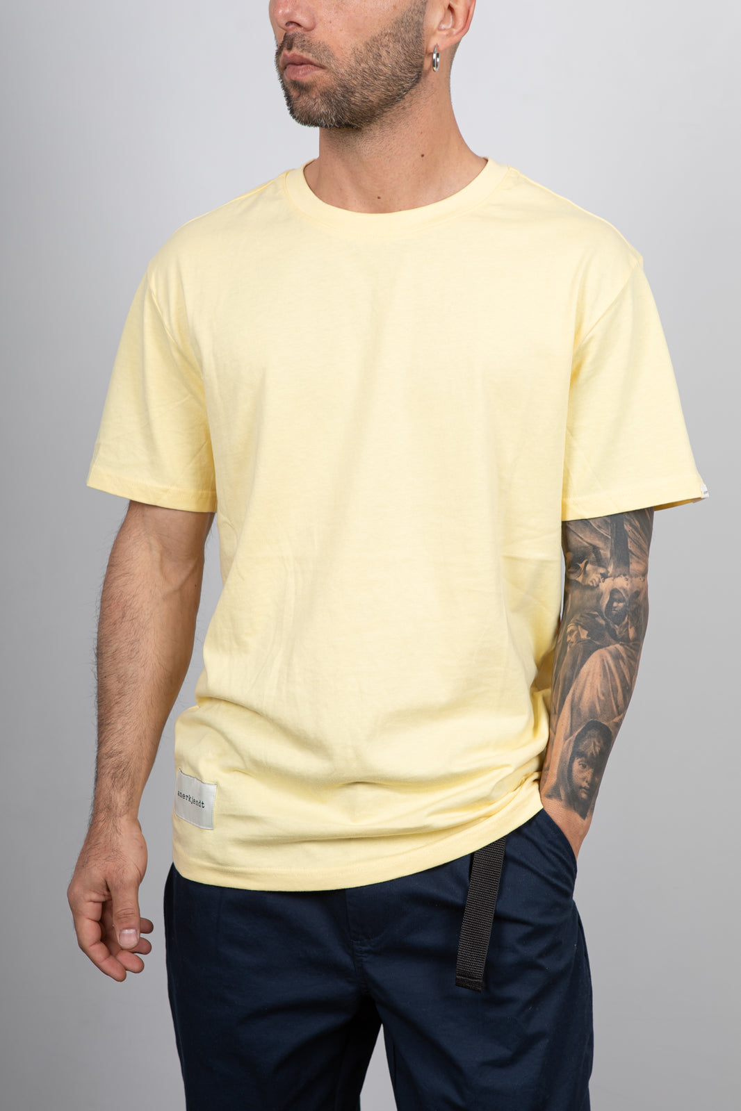 T-shirt ANERKJENDT - AKKIKKI PALE BANANA