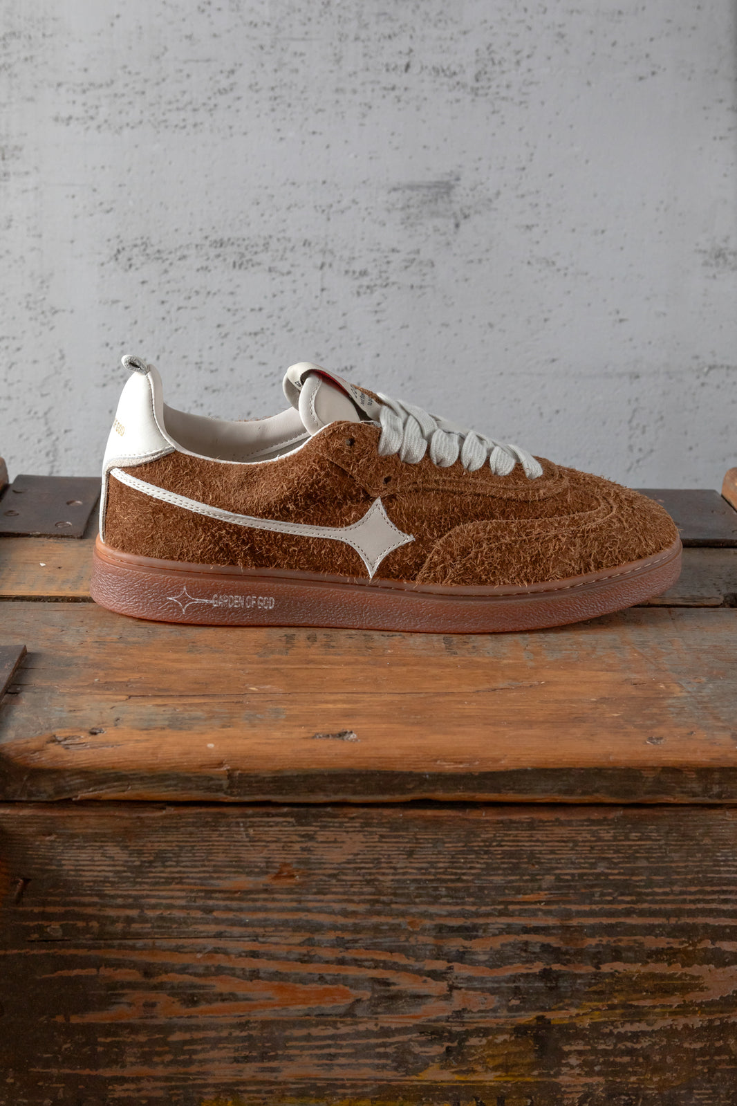 Garden of God EARTH - Hairy suede noce