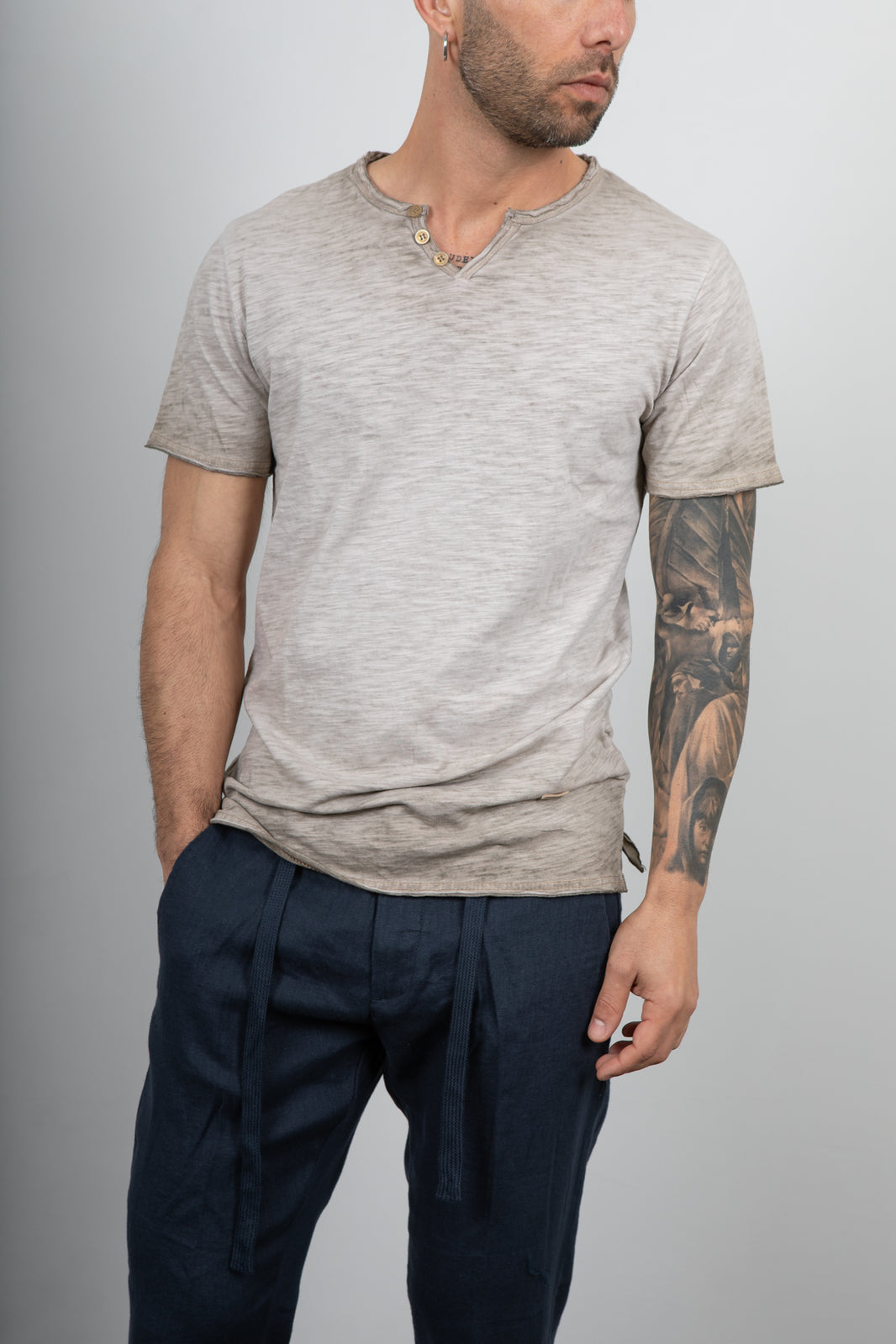 T-shirt serafino GIANNI LUPO - LT19232 CAMEL