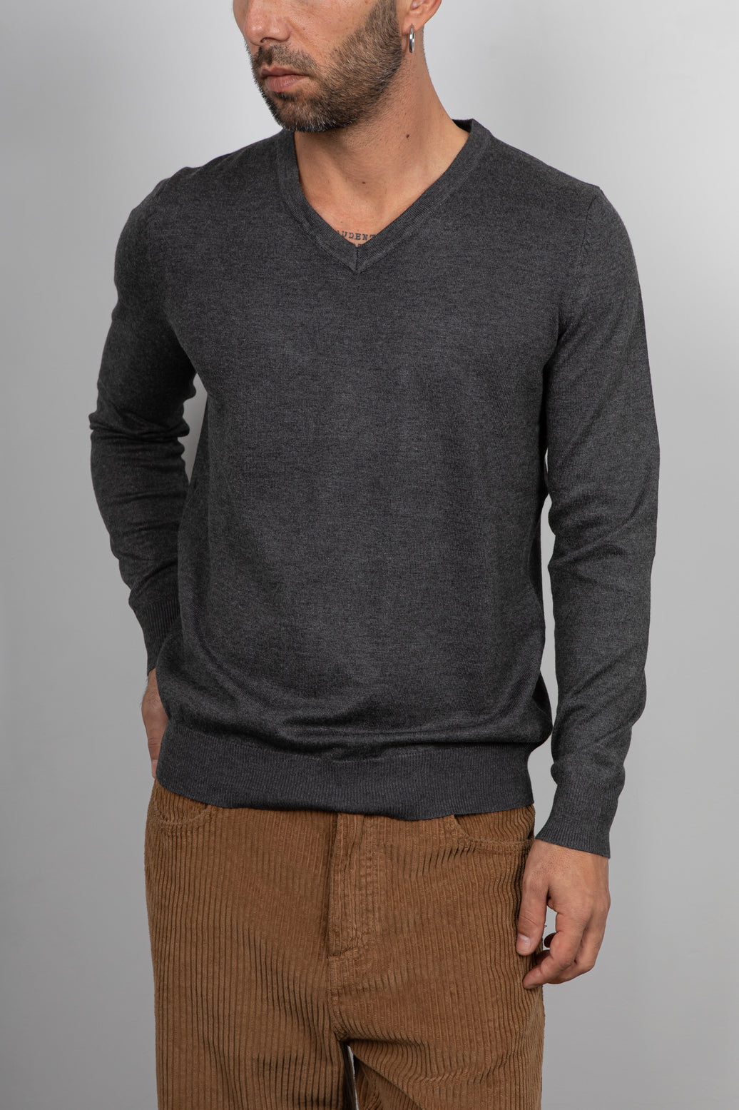 Maglione viscosa scollo a V LANDEK - GRIGIO L-357