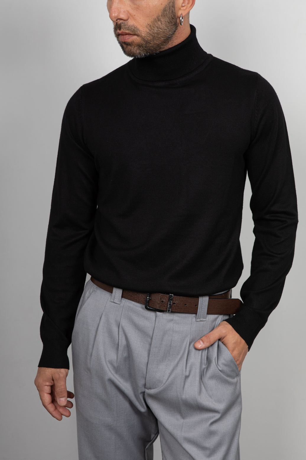 Maglione collo alto in viscosa LANDEK - NERO L-208