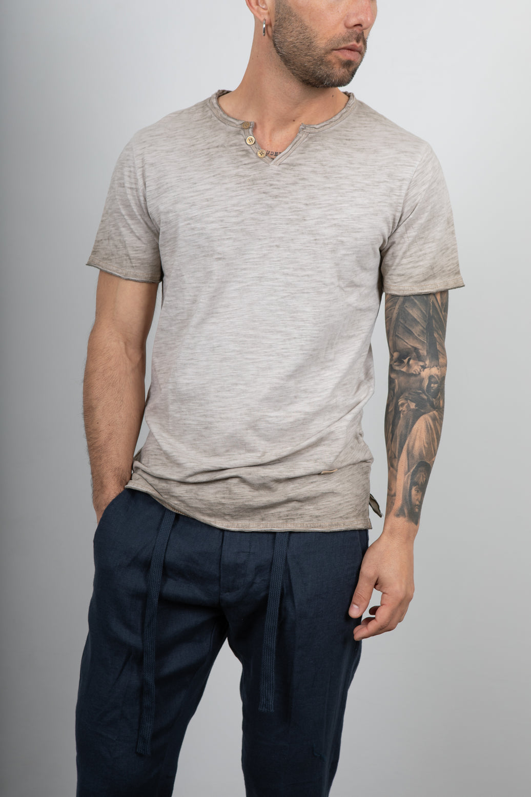 T-shirt serafino GIANNI LUPO - LT19232 CAMEL