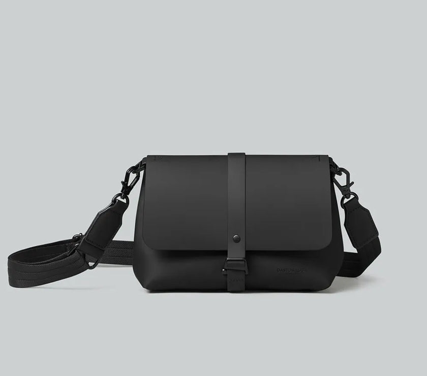 Pochette GASTON LUGA - SLASH CROSSBODY NERA